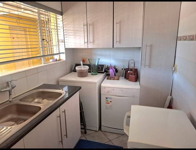 3 BEDROOM HOUSE FOR SALE IN HELIKON PARK